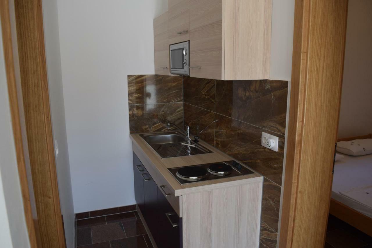 Apartmani Subasic Pag Town Exterior foto